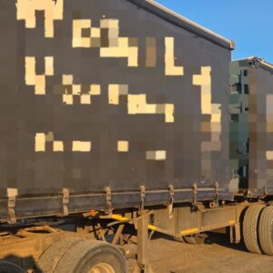 Henred Tautliner Trailer / Sleepwa