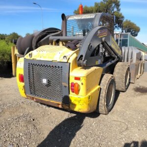 Alternative view of New Holland 225 Skidsteer
