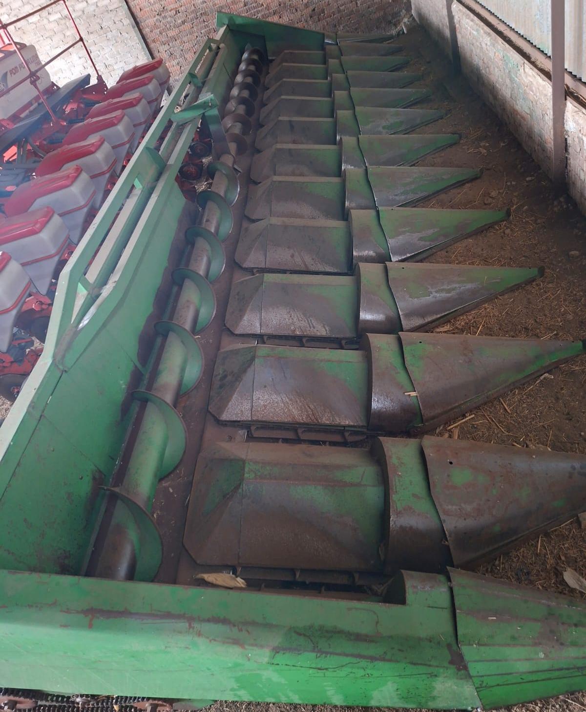 12 Row 76cm Bison Header / Tafel