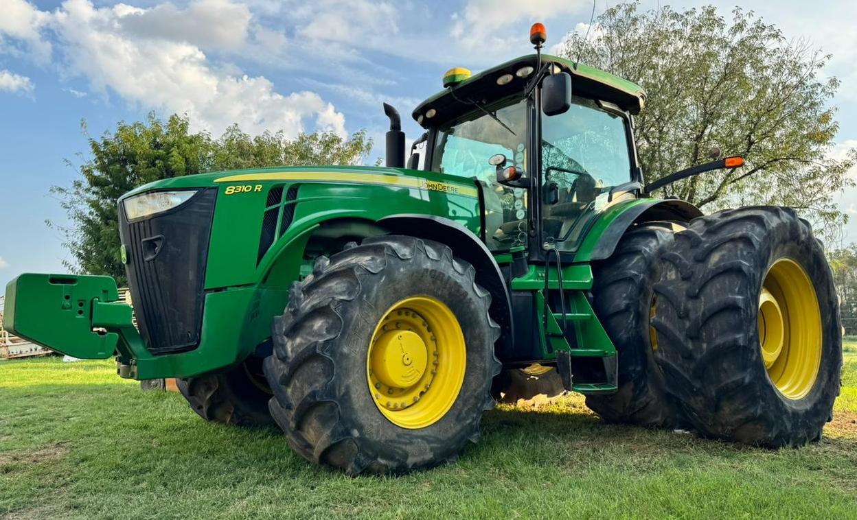 John Deere 8310R Trekker / Tractor