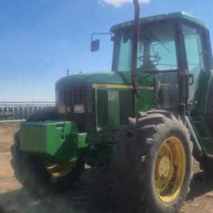 John Deere 6910 Trekker / Tractor