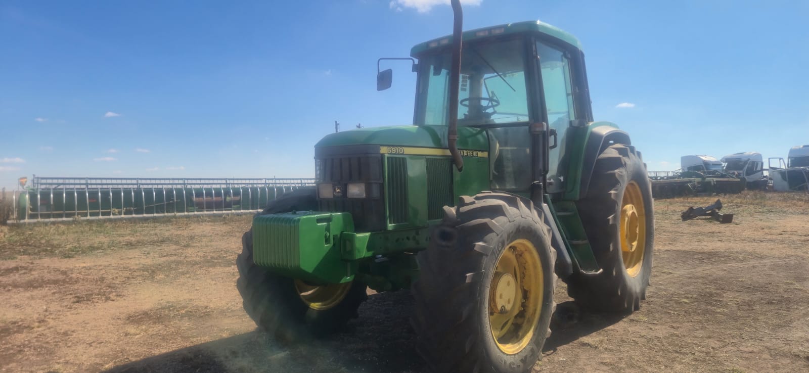 John Deere 6910 Trekker / Tractor
