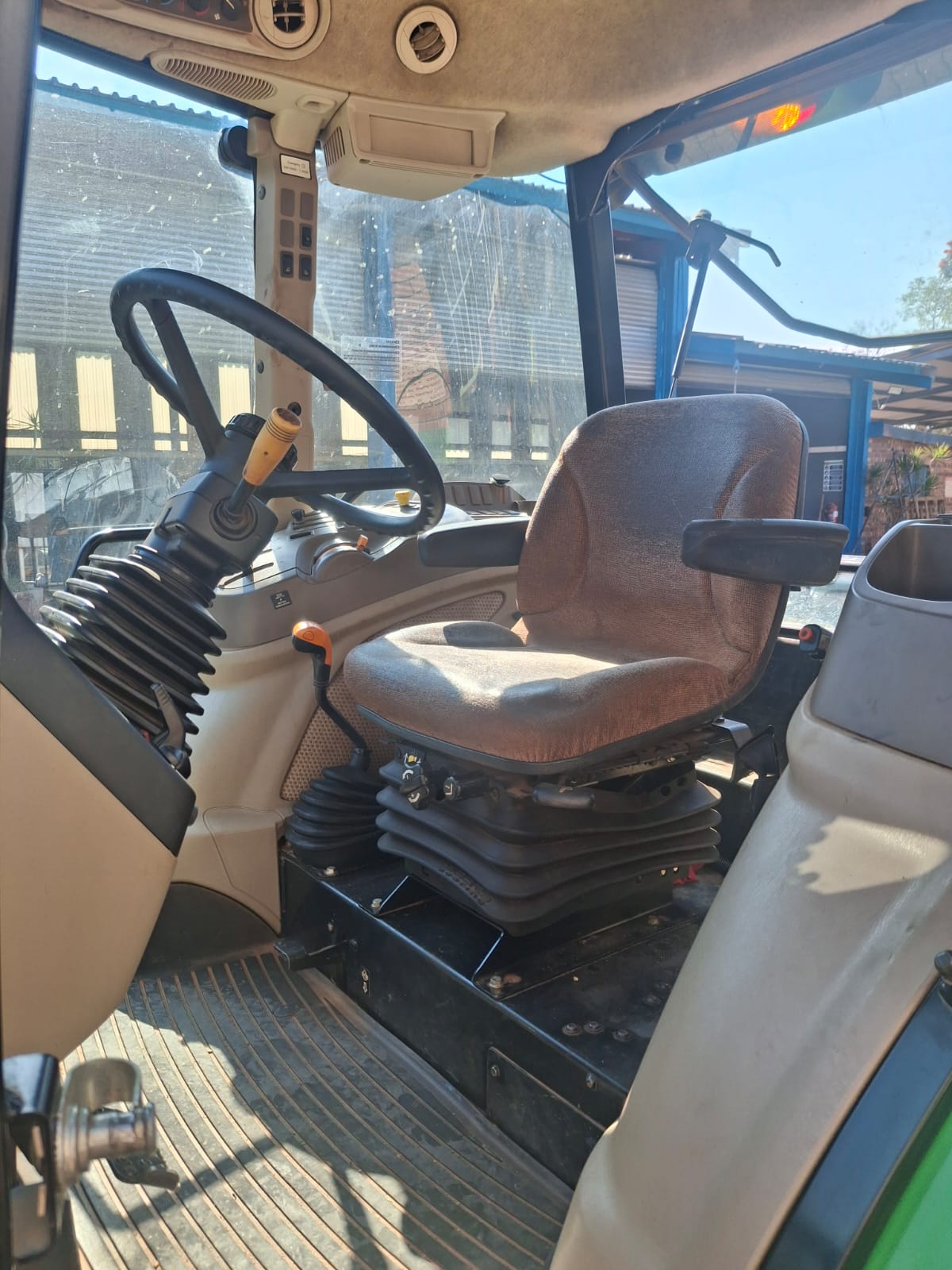 John Deere 5090E 4x4 Cab Trekker / Tractor - Image 2
