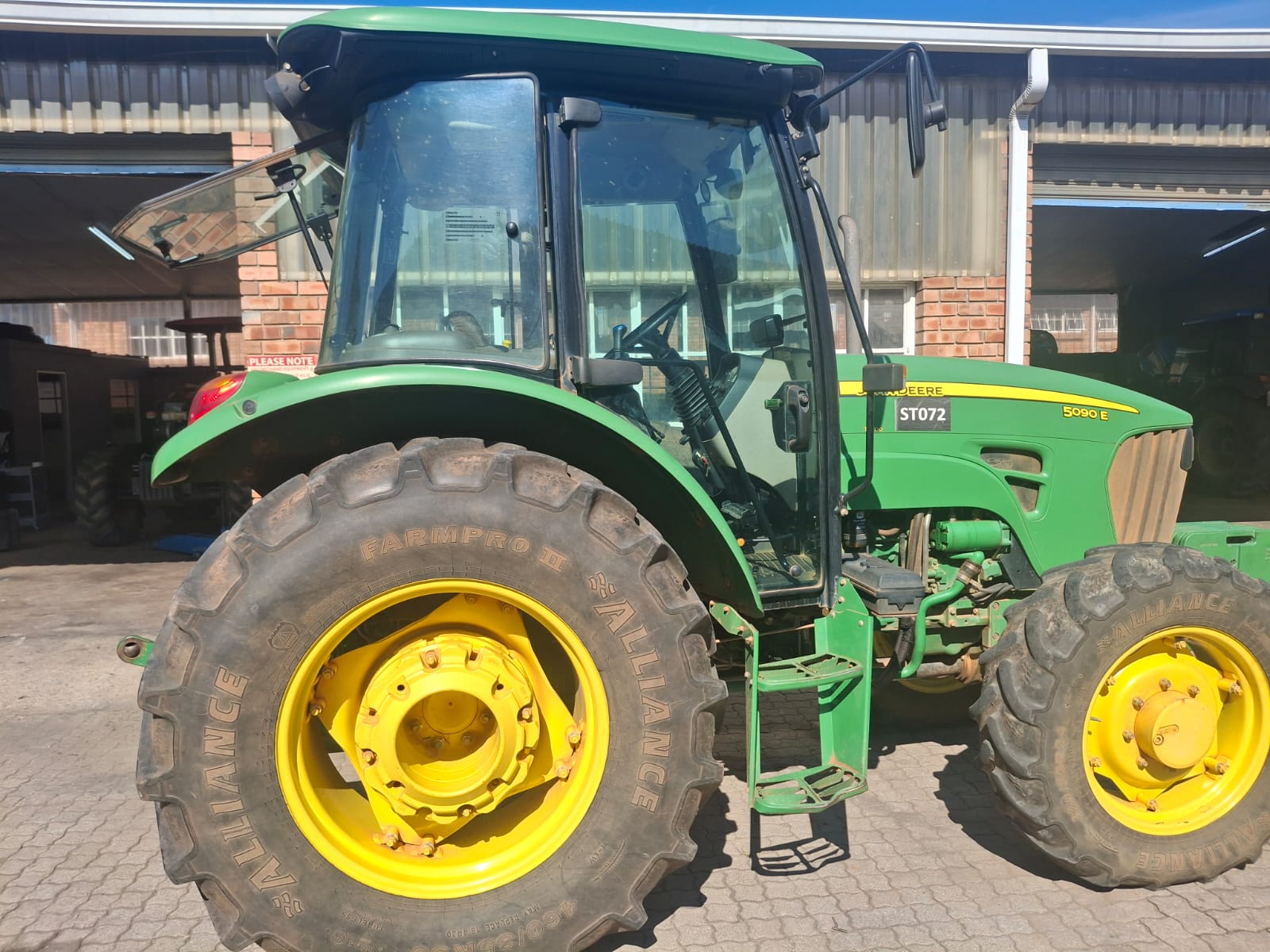 John Deere 5090E 4x4 Cab Trekker / Tractor - Image 5