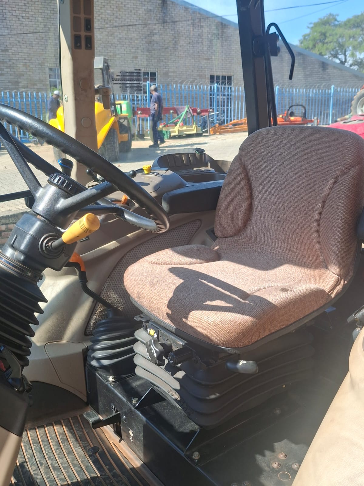 John Deere 5090E 4x4 Cab Trekker / Tractor - Image 3