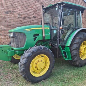 John Deere 5090E 4x4 Cab Trekker / Tractor