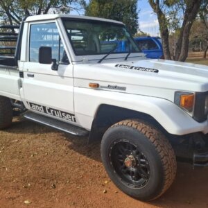 Alternative view of Toyota Land Cruiser Bakkie / Pickup