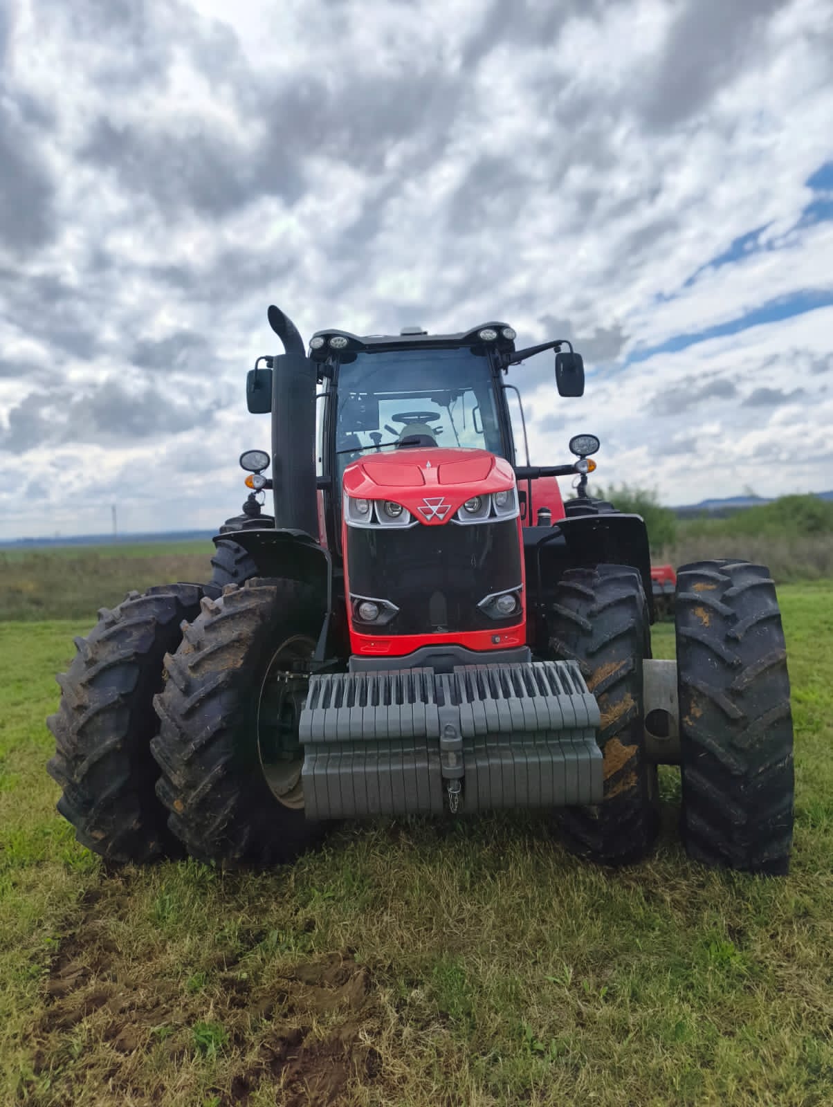 Massey Ferguson 8732S 4WD Cab Trekker / Tractor - Image 5