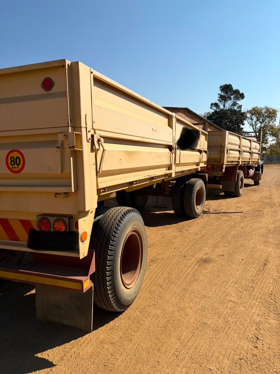Mercedes Benz 1621 Dropside Truck / Trok - Image 5
