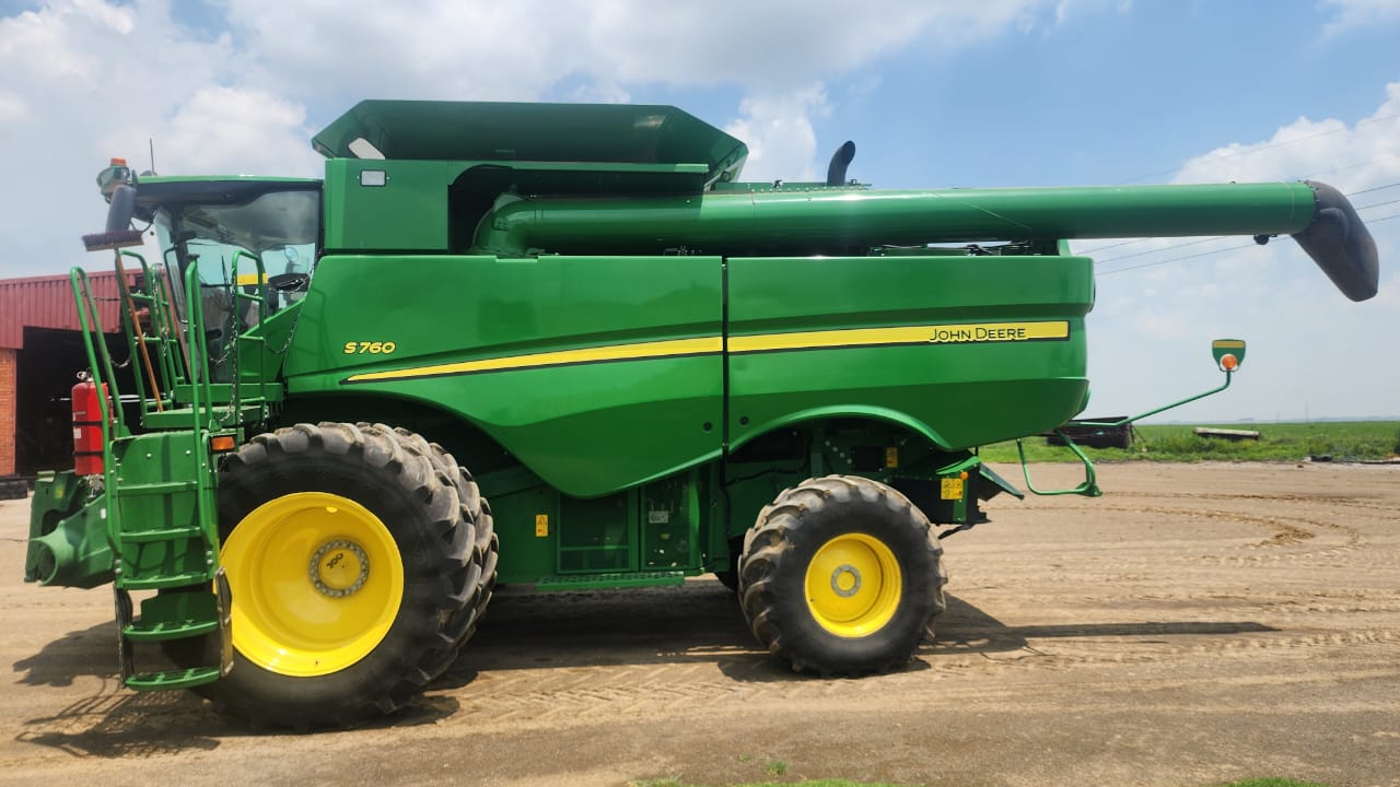 John Deere S760 Combine Harvester / Stroper