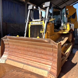 Alternative view of CAT D6R2 Dozer / Stootskraper