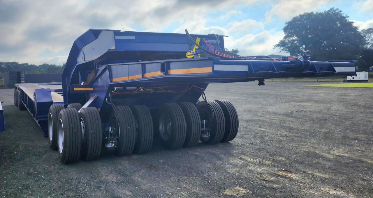 1977 Henred Fruehauf Gooseneck Lowbed with Dolly Trailer / Sleepwa - Image 4