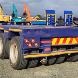 Alternative view of 1977 Henred Fruehauf Gooseneck Lowbed with Dolly Trailer / Sleepwa