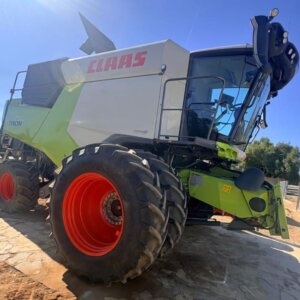 Claas Trion 750 Hybrid Combine Harvester / Stroper