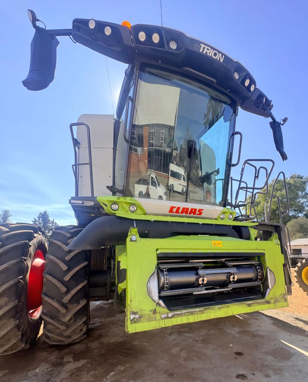 Claas Trion 750 Hybrid Combine Harvester / Stroper - Image 4