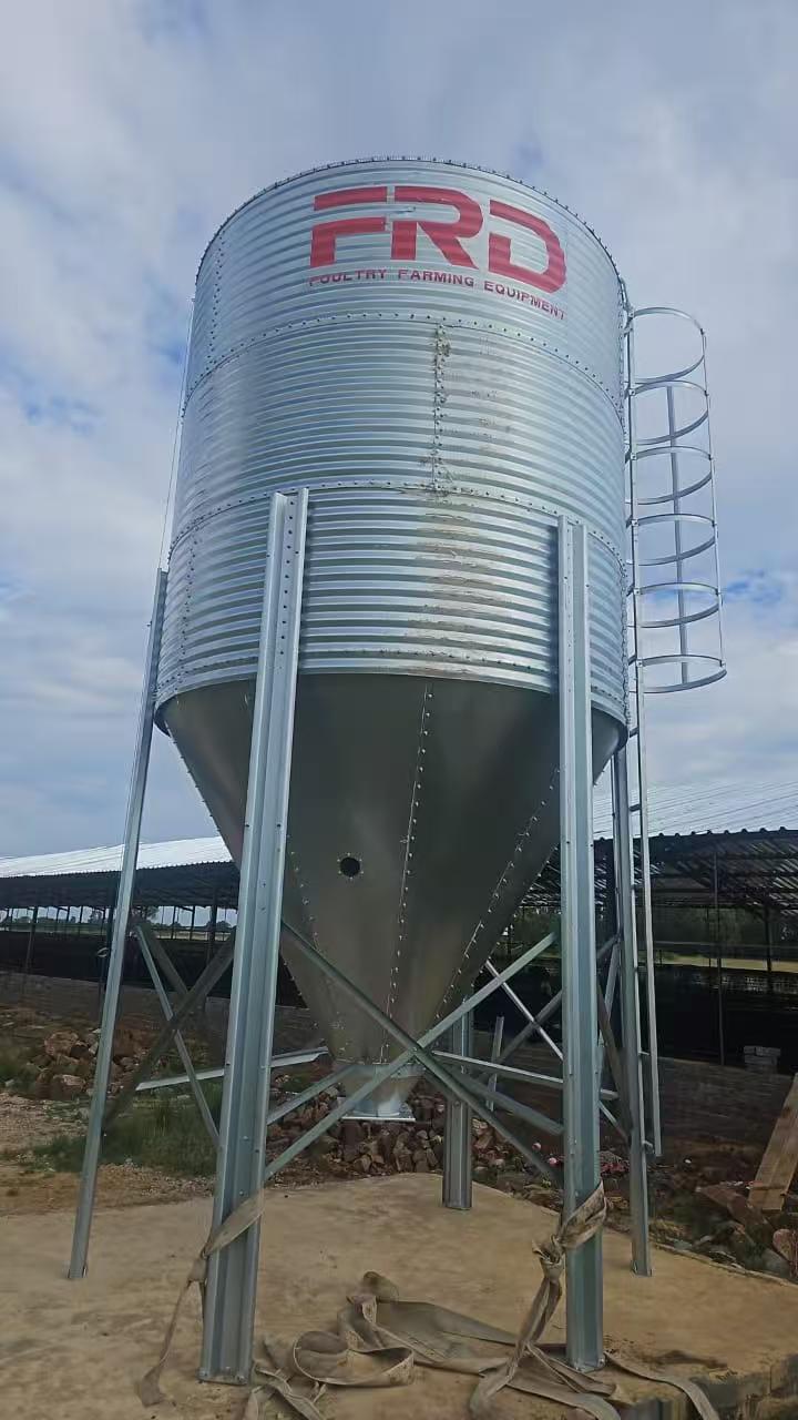2x 10 Ton Silos