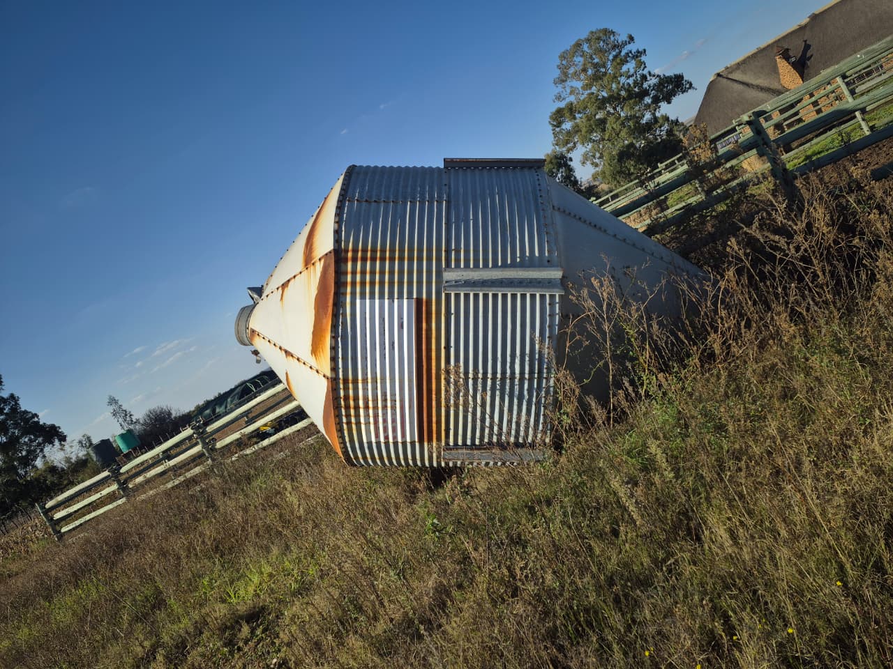 2x 10 Ton Silos - Image 6