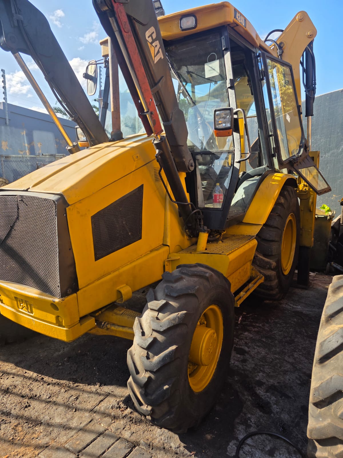 CAT 424D TLB - Image 3