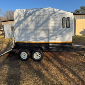 Double Axle (2 Horse) Venter Horse Box Trailer / Perdewa