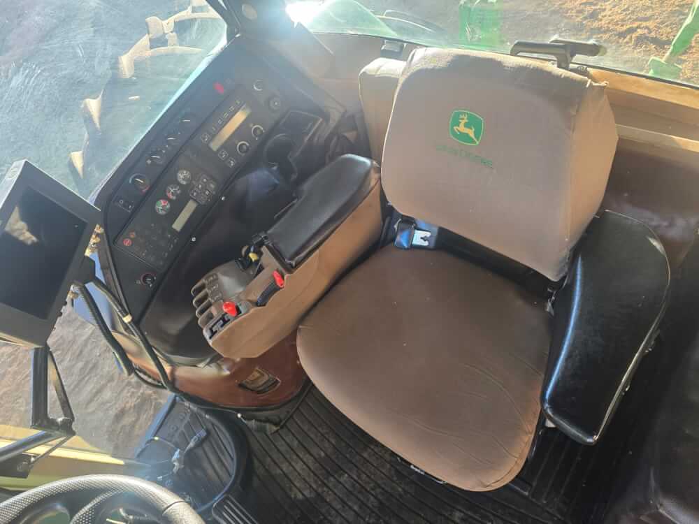 John Deere 8400 4x4 Cab Trekker / Tractor - Image 5