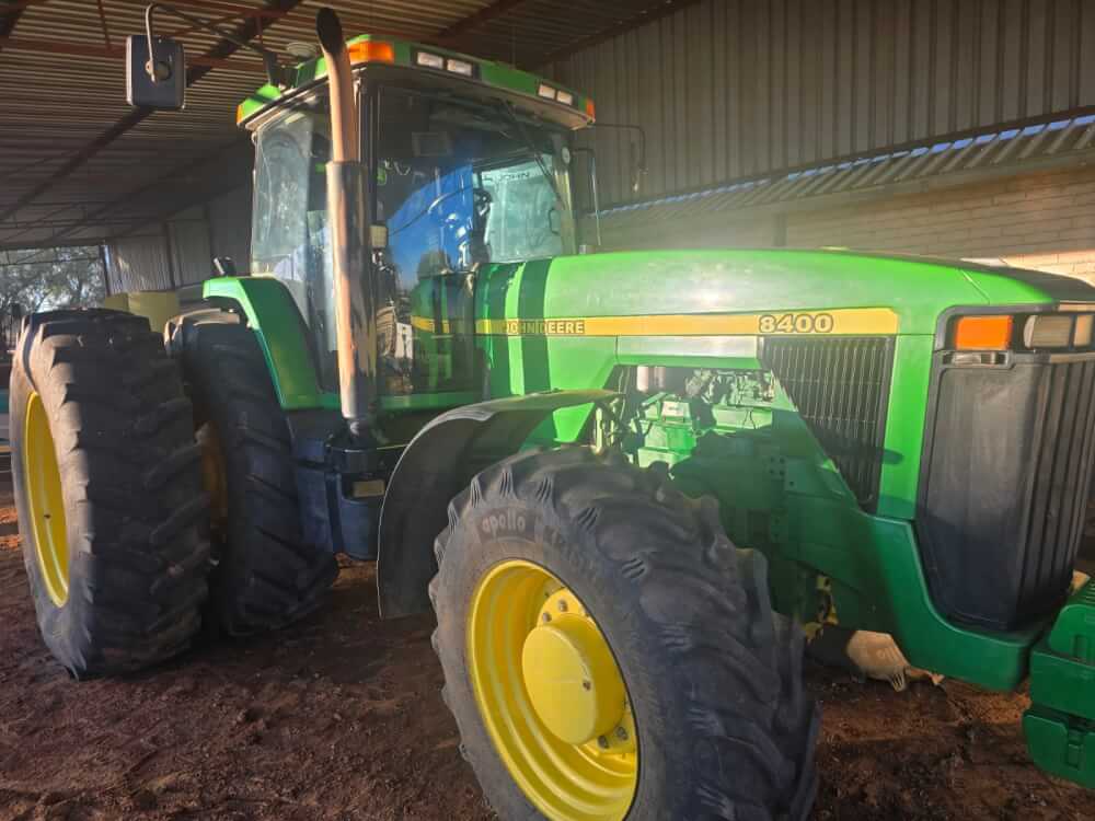 John Deere 8400 4x4 Cab Trekker / Tractor - Image 3