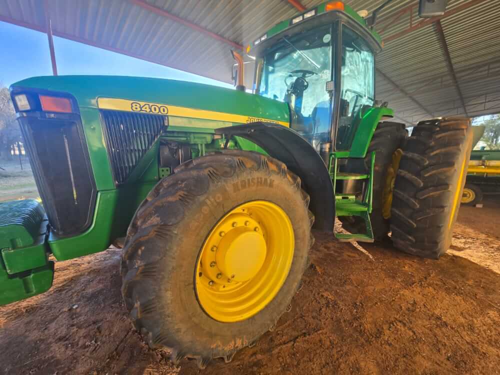John Deere 8400 4x4 Cab Trekker / Tractor
