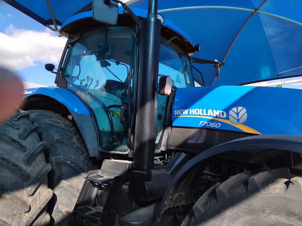 New Holland T7060 Trekker / Tractor - Image 6