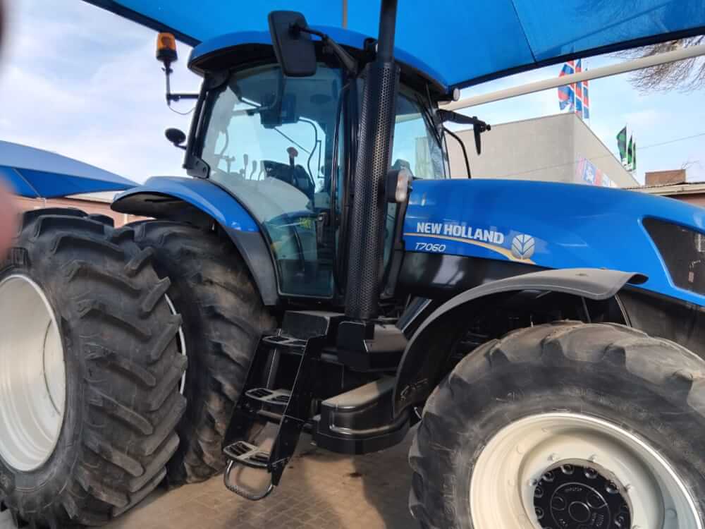 New Holland T7060 Trekker / Tractor
