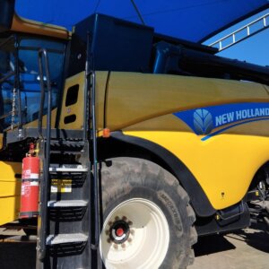 3 x New Holland CR6.80 Stroper / Combine Harvester