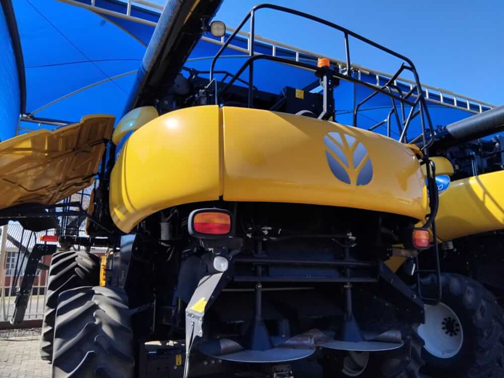 3 x New Holland CR6.80 Stroper / Combine Harvester - Image 5