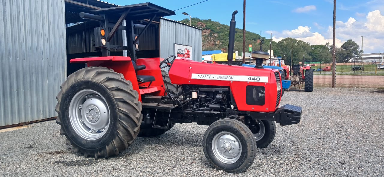 Massey Ferguson 440 Trekker / Tractor - Image 2
