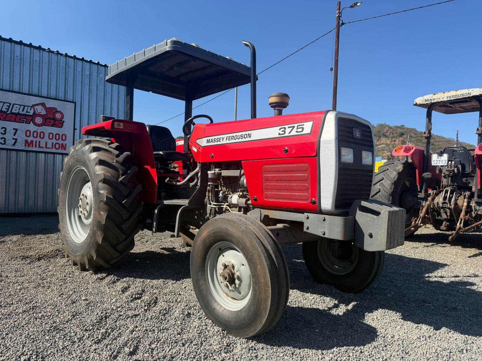 Massey Ferguson 375 Trekker / Tractor
