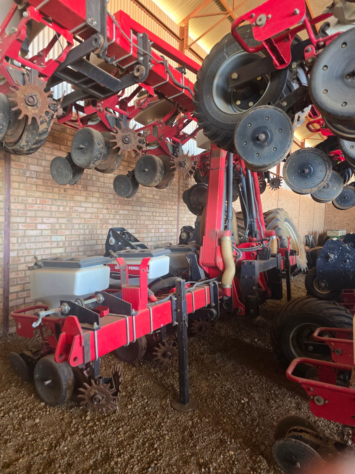 2 x 12 Row / Ry .91cm Massey Ferguson 555 Stackfold Planter - Image 2