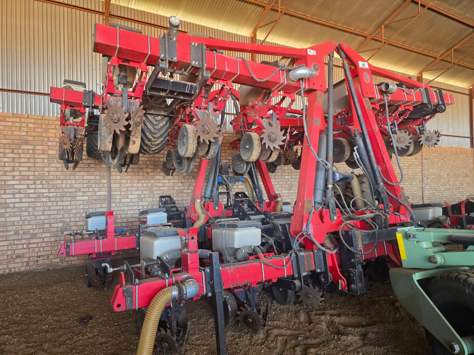 2 x 12 Row / Ry .91cm Massey Ferguson 555 Stackfold Planter - Image 4