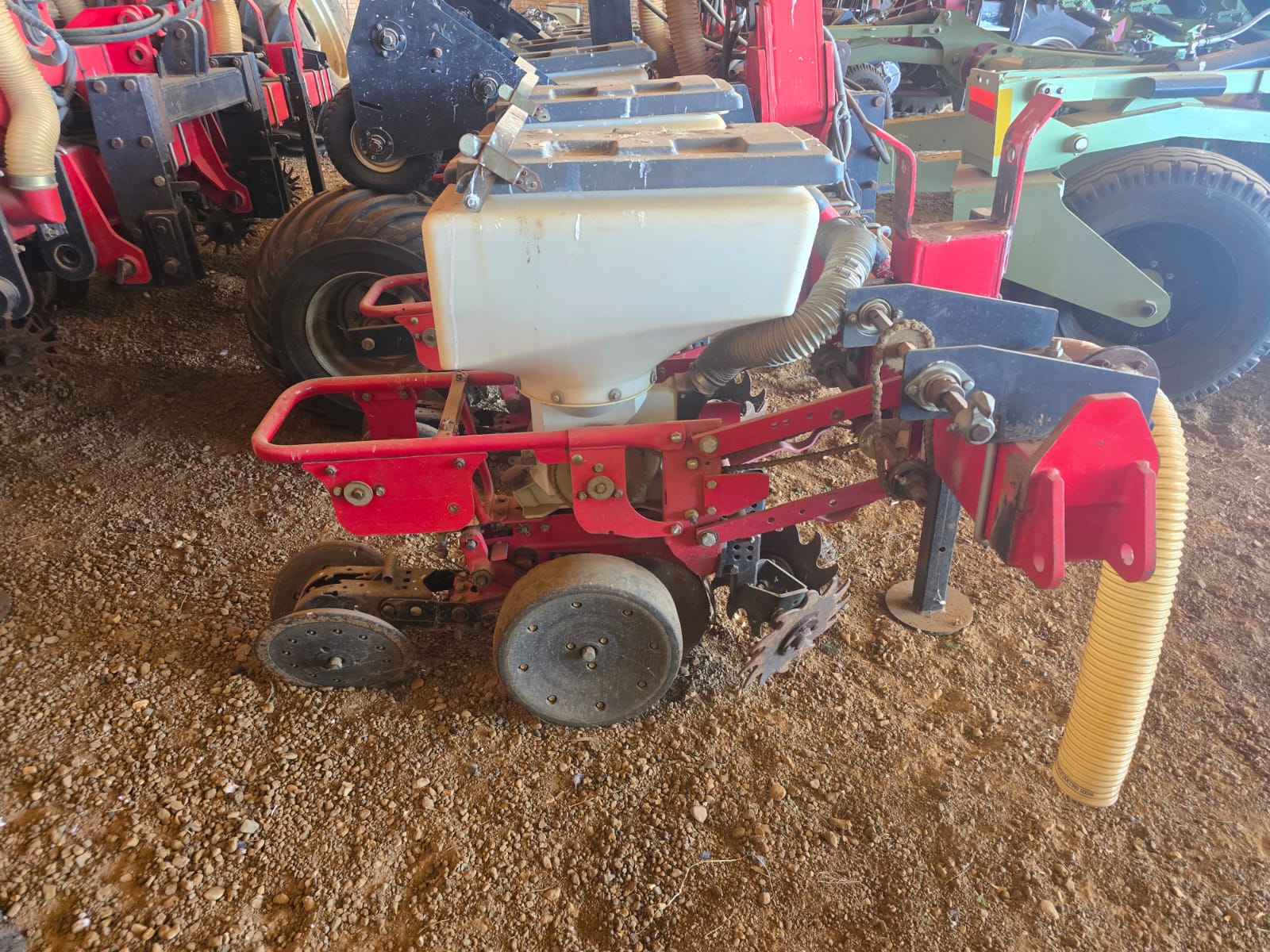 2 x 12 Row / Ry .91cm Massey Ferguson 555 Stackfold Planter