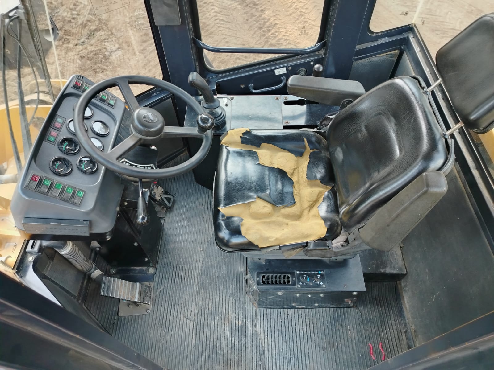 SEM 737B Front End Loader / Voorlaaier - Image 5
