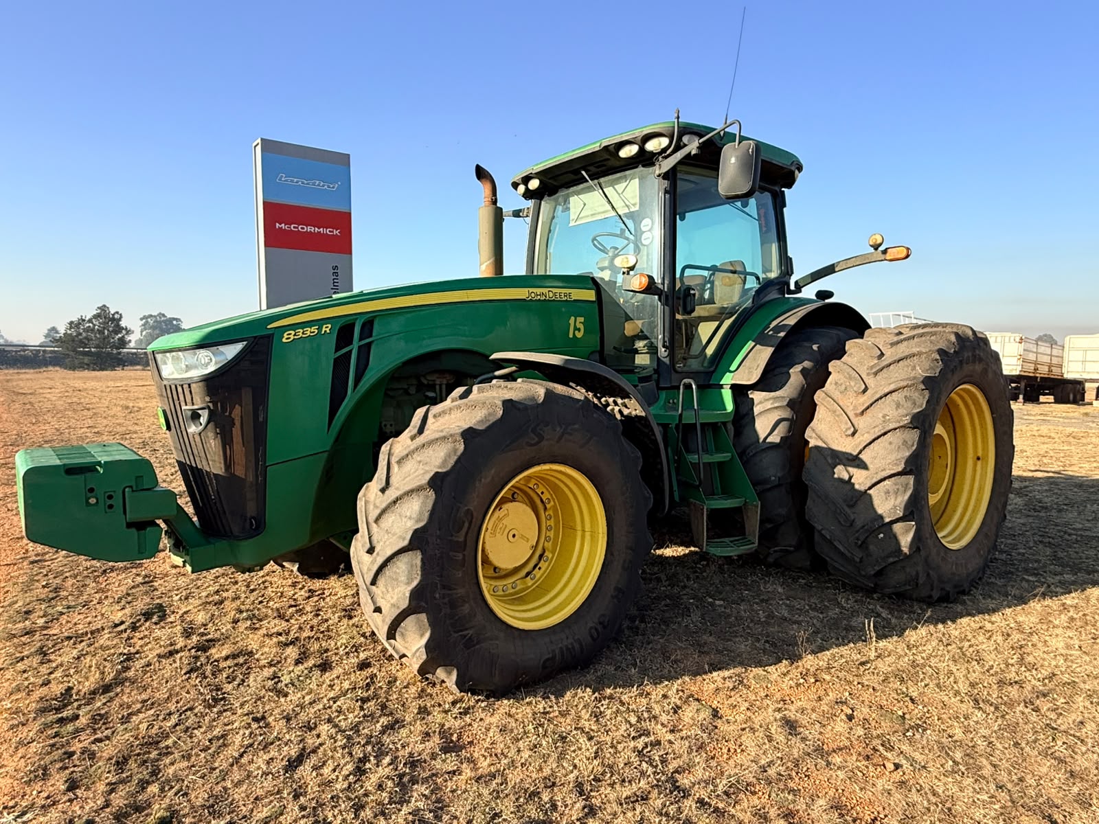John Deere 8335R Trekker / Tractor