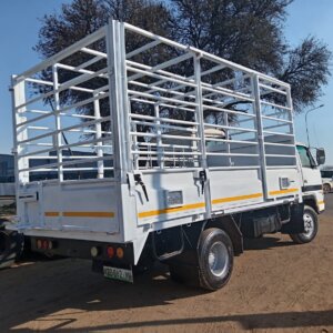 Alternative view of Isuzu NPR 3.8 Diesel Trok / Truck
