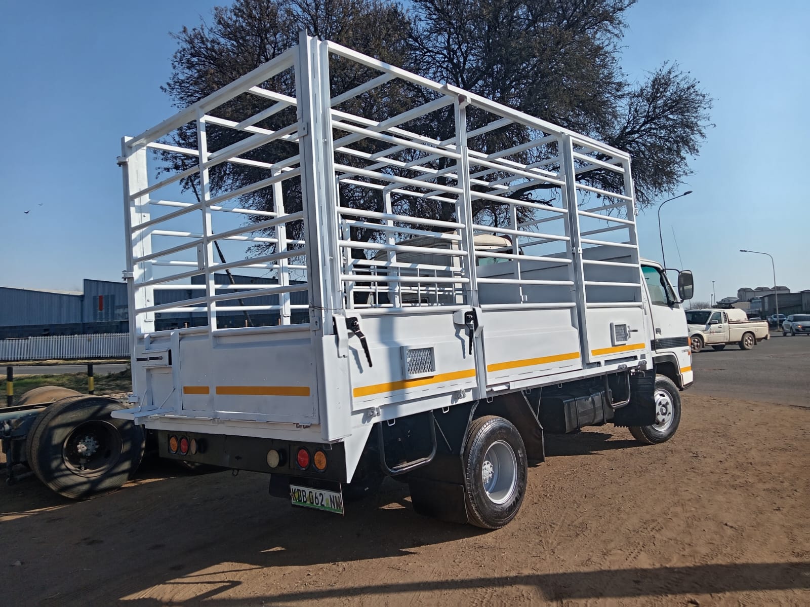 Isuzu NPR 3.8 Diesel Trok / Truck - Image 2