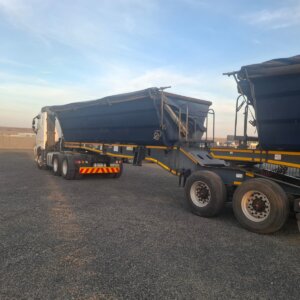 40 Cube Leader Side Tipper Trailer / Sleepwa