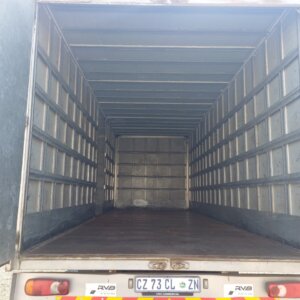 Alternative view of Single Axle UD Croner LKE 210 (H27) Box Truck / Trok