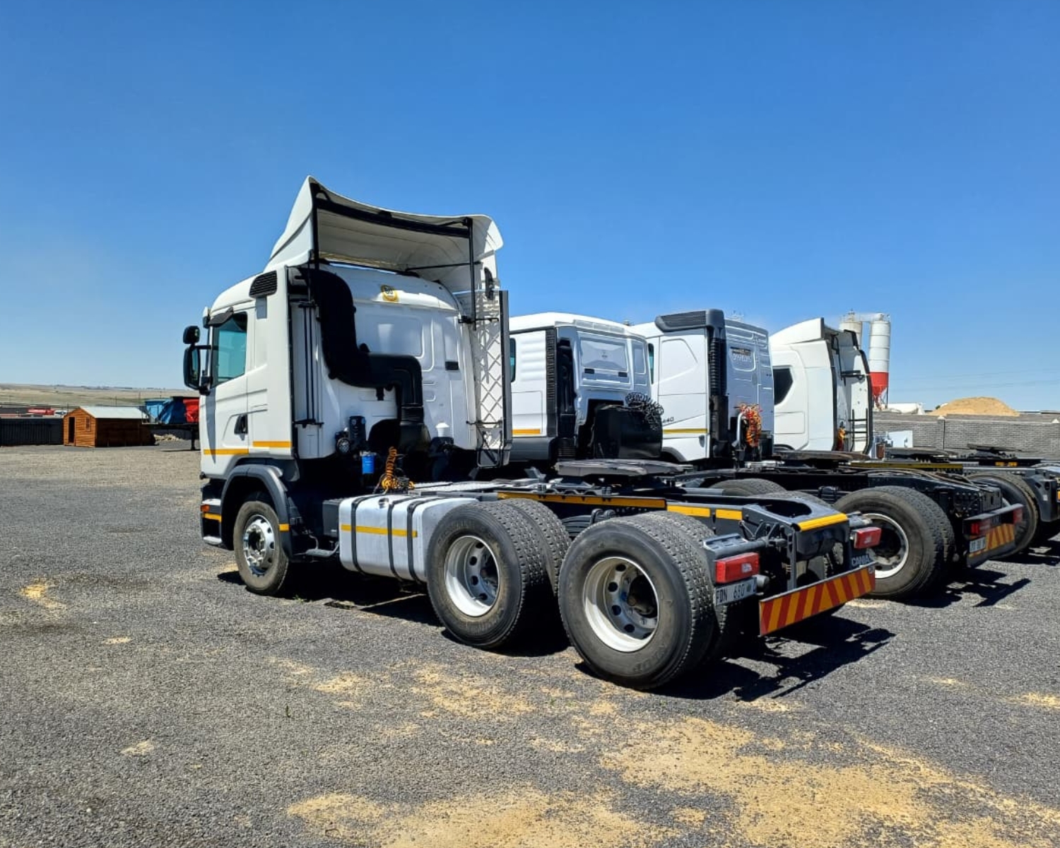 Scania G460 CA HSZ 6x4 Voorhakker Trok / Horse Truck - Image 3