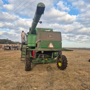 Alternative view of John Deere 7720 Titan II Stroper / Combine Harvester