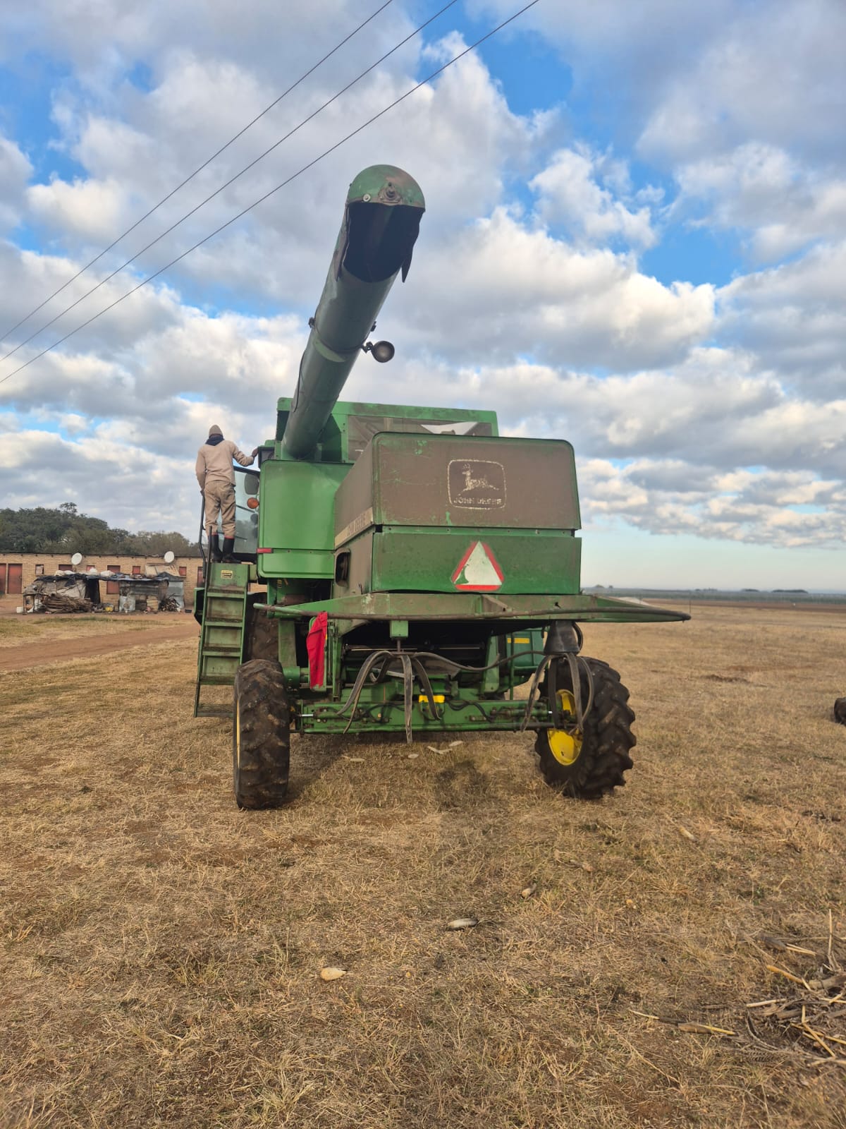 John Deere 7720 Titan II Stroper / Combine Harvester - Image 2