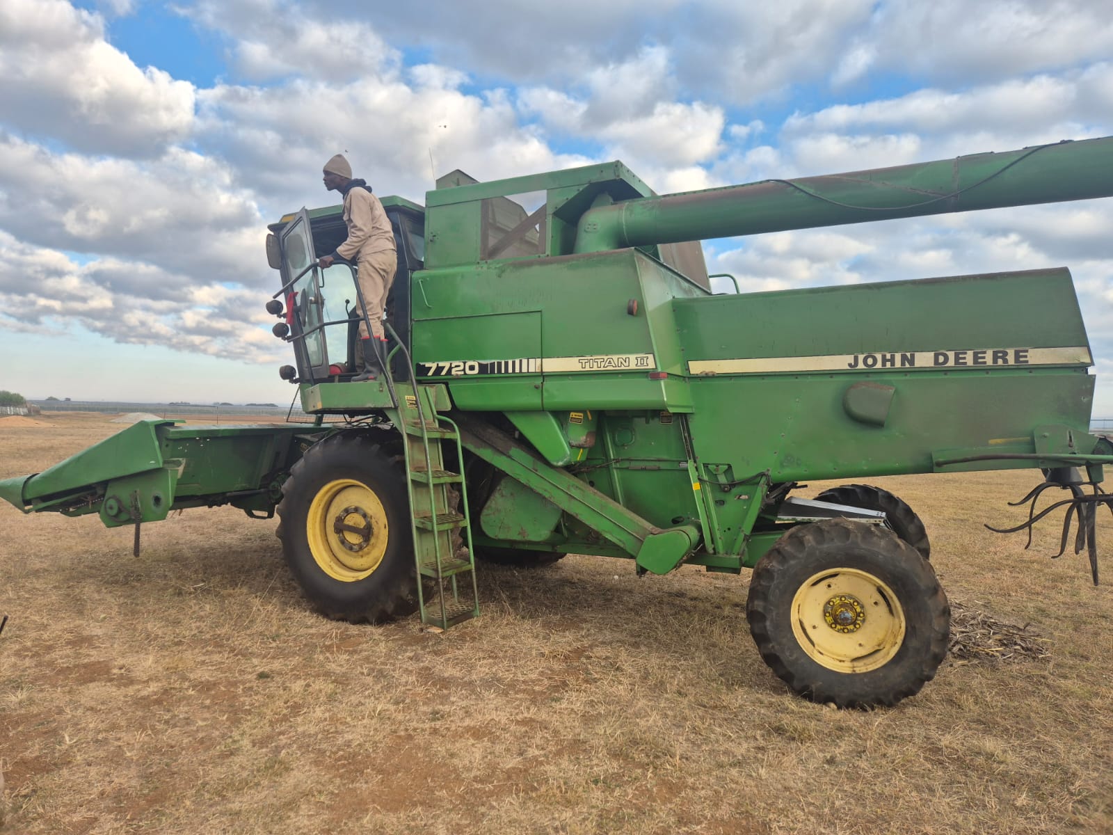 John Deere 7720 Titan II Stroper / Combine Harvester