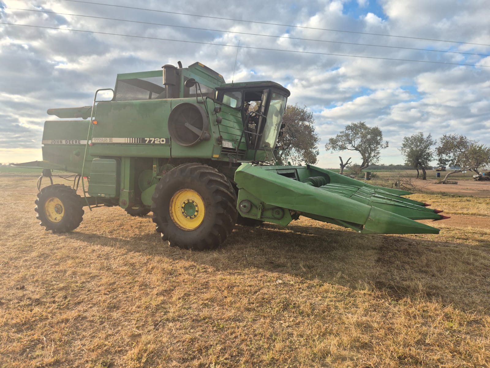 John Deere 7720 Titan II Stroper / Combine Harvester - Image 5