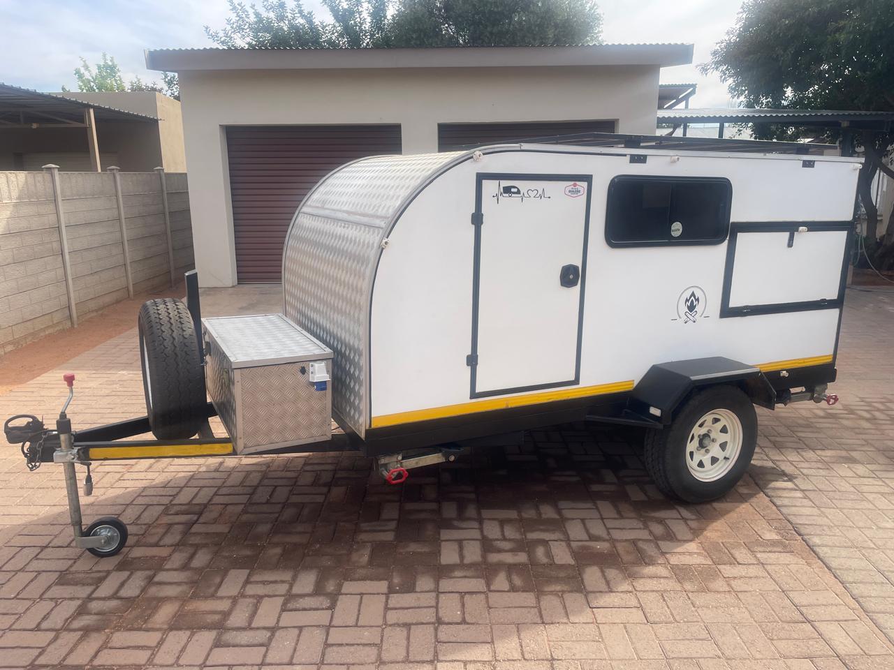 Bushy Kamp Wa / Camping Trailer