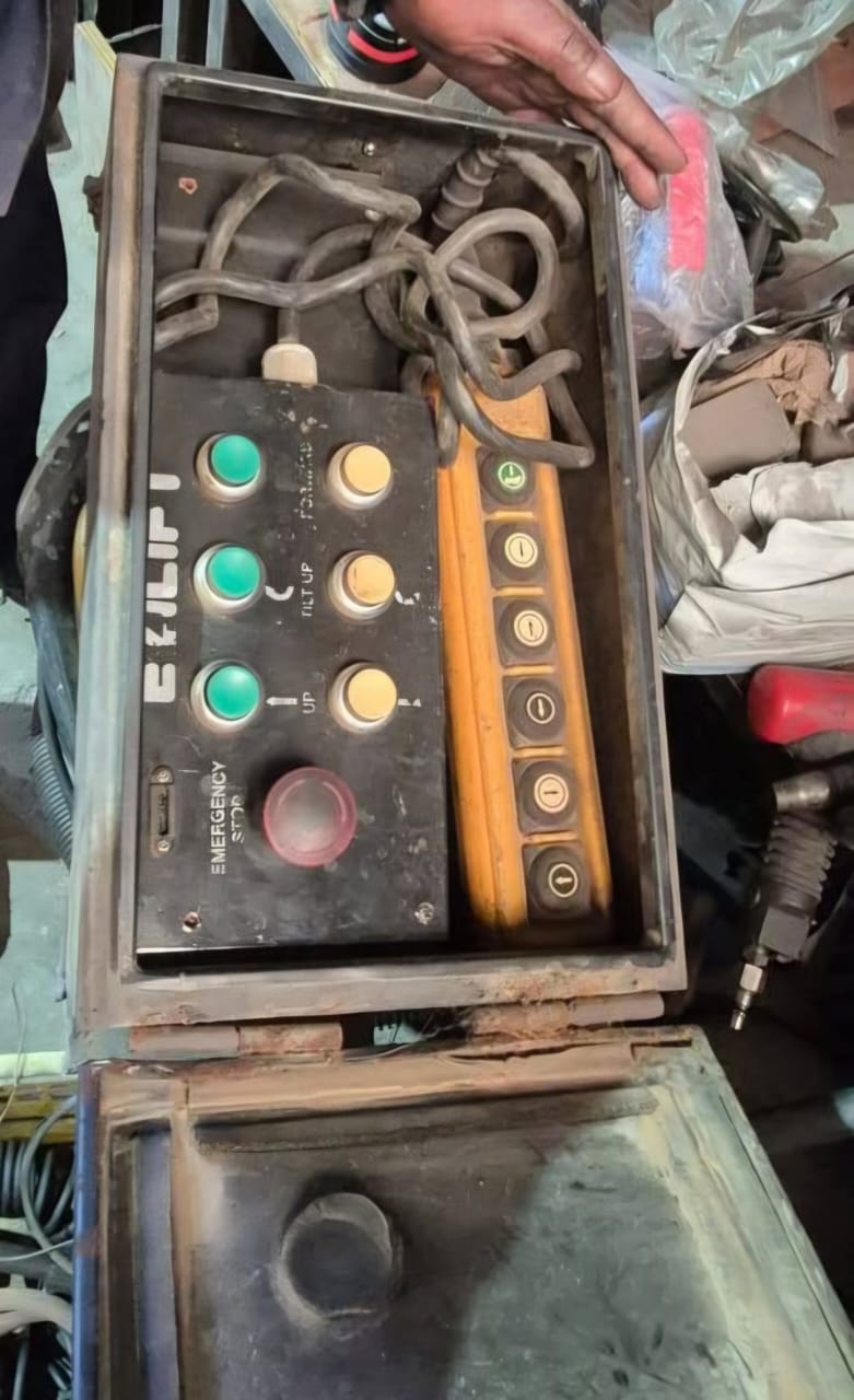 8 Ton Truck Tail Lift / Vragmotor Agterligger - Image 3