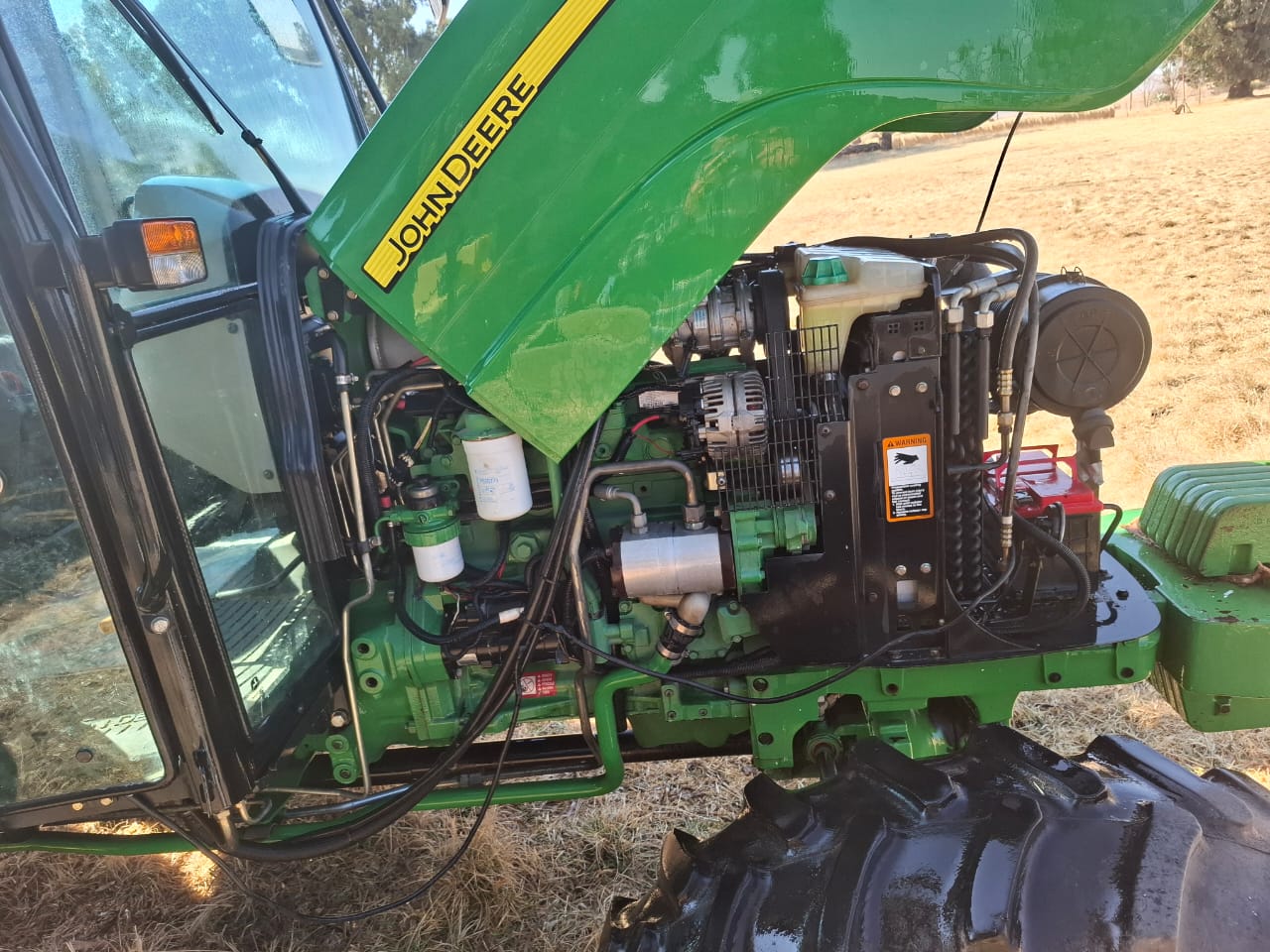 John Deere 5725 4WD Turbo Cab Trekker / Tractor - Image 4