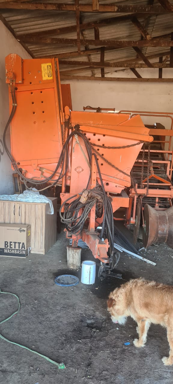 Aartappel Uithaler / Potato Extractor - Model 250-75E